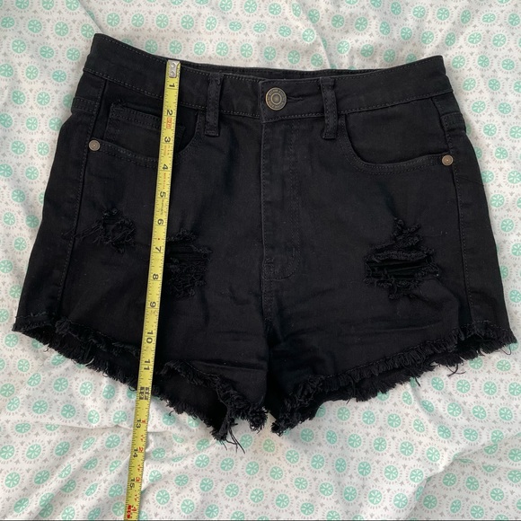 Black High-Waisted Shorts with Frayed Hem - Picture 11 of 12